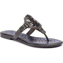 Japonki TORY BURCH - Miller Scallop Sandal 52934 Perfect Black/Navy Sea 015. Czarne klapki damskie Tory Burch, bez wzorów, ze skóry, bez obcasa, na obcasie. W wyprzedaży za 779,00 zł.