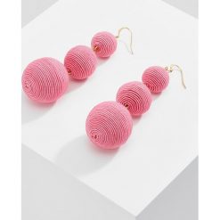 Kolczyki damskie: Kenneth Jay Lane CARNIVAL FISHHOOK Kolczyki pink