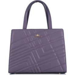 Torebka damska. Czarne kuferki damskie Wittchen, w paski, ze skóry, eleganckie, zdobione, bez dodatków. W wyprzedaży za 399,90 zł.