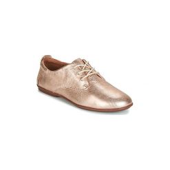 Derby Clarks UN CORAL LACE. Różowe półbuty damskie Clarks, bez wzorów, bez obcasa, bez zapięcia. Za 439,00 zł.