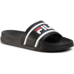 Klapki FILA - Morro Bay Slipper 2.0 1010930.25Y Black. Czarne klapki męskie Fila, ze skóry ekologicznej, bez zapięcia. Za 89,00 zł.