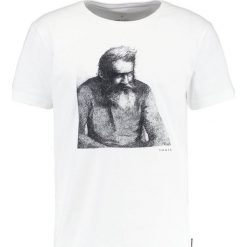 T-shirty męskie z nadrukiem: Makia WILHELM Tshirt z nadrukiem white