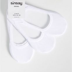 Białe balerinki - Biały. Białe baleriny damskie Sinsay, bez wzorów, bez obcasa. Za 9,99 zł.