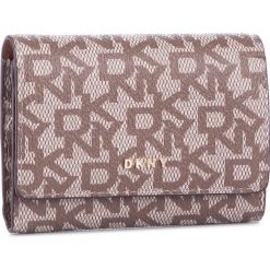 Mały Portfel Damski DKNY - R82ZJ503 Chn Lg/Drftwd QLB. Pomarańczowe portfele damskie DKNY, bez wzorów, ze skóry ekologicznej. W wyprzedaży za 209,00 zł.