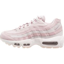 Nike Sportswear AIR MAX 95 LX Sneakersy niskie particle rose/vast grey/summit white. Różowe trampki i tenisówki damskie Nike Sportswear, bez wzorów, ze skóry, bez zapięcia. W wyprzedaży za 575,20 zł.