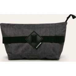 Dakine - Kosmetyczka. Szare kosmetyczki damskie Dakine, z aplikacjami, z poliesteru. W wyprzedaży za 49,90 zł.