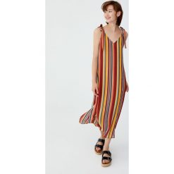 Długa sukienka z węzłami na ramiączkach. Szare sukienki damskie Pull&Bear, bez wzorów, bez kołnierzyka, z długim rękawem, długie, maxi. Za 69,90 zł.
