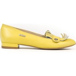 Żółte balerinki z frędzlami - skóra naturalna - model 046 - kolor bananowy. Żółte baleriny damskie Zapato, bez wzorów, z jeansu, klasyczne, bez obcasa, na obcasie. W wyprzedaży za 239,20 zł.