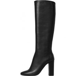 L37 kozaki damskie Flawless 41 czarne. Czarne kozaki damskie L37, klasyczne, na niskim obcasie, bez zapięcia. W wyprzedaży za 399,00 zł.