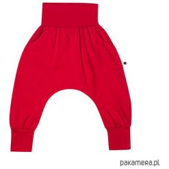 Bawełniane spodnie wiosna/lato - czerwone. Czerwone spodnie chłopięce marki Pakamera, na lato, z bawełny. Za 65,00 zł.