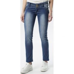 Niebieskie Jeansy Straight Ginetune. Niebieskie jeansy damskie Born2be, z obniżonym stanem. Za 89,99 zł.