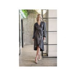ASYMETRYCZNA, KOPERTOWA SUKIENKA, SUK160 CZARNY Z. Czarne sukienki damskie Lanti, bez wzorów, z asymetrycznym kołnierzem, bez rękawów, asymetryczne. Za 179,00 zł.