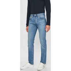 Levi's - Jeansy 501 Original. Niebieskie jeansy męskie Levi's®, s, z aplikacjami. W wyprzedaży za 299,90 zł.