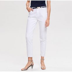Jeansy boyfriend - Biały. Białe jeansy damskie Reserved. Za 119,99 zł.