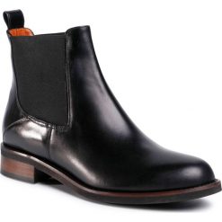 Sztyblety SOLO FEMME - 96702-01-C57/000-13-00 Czarny. Czarne kozaki damskie Solo Femme, ze skóry, bez obcasa, bez zapięcia. Za 459,00 zł.