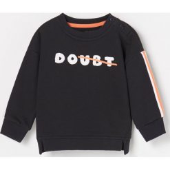 Bluza z lampasami - Czarny. Czarne bluzy męskie Reserved, m, bez wzorów, bez kołnierzyka, bez rękawów, bez kaptura. W wyprzedaży za 35,99 zł.