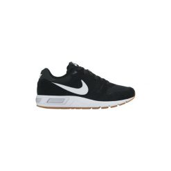 Buty Nike Men's Nightgazer Shoe. Czarne trampki i tenisówki damskie Nike, bez wzorów, bez zapięcia. Za 320,65 zł.