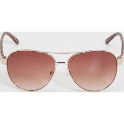 Okulary przeciwsłoneczne - Brązowy. Pomarańczowe okulary przeciwsłoneczne damskie wayfarery marki Sinsay. Za 19,99 zł.