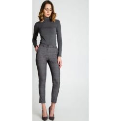 Eleganckie spodnie w delikatną kratę BIALCON. Szare spodnie damskie BIALCON, s, z standardowym stanem. W wyprzedaży za 179,00 zł.