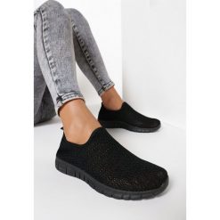 Czarne Buty Sportowe Thanne. Czarne buty sportowe damskie Born2be, bez wzorów, sportowe. W wyprzedaży za 49,99 zł.