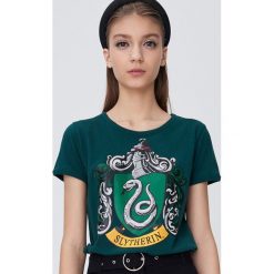 Koszulka Slytherin Harry Potter - Khaki. Brązowe koszulki damskie Sinsay, xl, bez wzorów, bez kołnierzyka, bez rękawów. Za 29,99 zł.