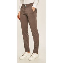 Pierre Cardin - Spodnie. Szare spodnie męskie Pierre Cardin, na co dzień, bez wzorów, z elastanu. W wyprzedaży za 339,90 zł.