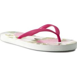 Japonki GUESS - Capri Rose Print Flip-Flops E62Z54 RUB59 PE04-N. Różowe klapki damskie Guess, z aplikacjami, z tworzywa sztucznego, bez obcasa. W wyprzedaży za 119,00 zł.