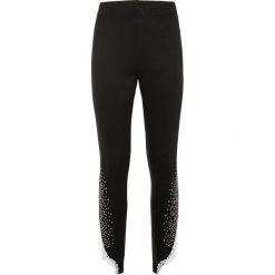Legginsy z koronką bonprix czarny. Czarne spodnie damskie bonprix, z elastanu. Za 59,99 zł.