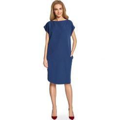 ALETA Sukienka o prostym fasonie z rozcięciem na udo - granatowa. Niebieskie sukienki damskie Stylove, na co dzień, s, bez wzorów, eleganckie, bez kołnierzyka, bez rękawów, proste. Za 149,00 zł.