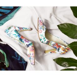 Szpilki - skóra naturalna - model 035 - kolor kwiatek. Białe czółenka damskie Zapato, na imprezę, z nadrukiem, ze skóry, eleganckie, na wysokim obcasie, na obcasie, bez zapięcia. W wyprzedaży za 239,20 zł.