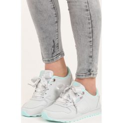 Szare Buty Sportowe Time Off. Szare buty sportowe damskie marki Born2be, z satyny. Za 99,99 zł.