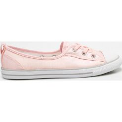 Converse - Tenisówki. Różowe trampki i tenisówki damskie marki Converse, z materiału. W wyprzedaży za 169,90 zł.