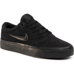 Buty NIKE - Sb Charge Suede (Gs) CT3112 001 Black/Black/Black. Czarne półbuty damskie Nike, na co dzień, bez wzorów, ze skóry, klasyczne, bez obcasa, bez zapięcia. Za 279,00 zł.
