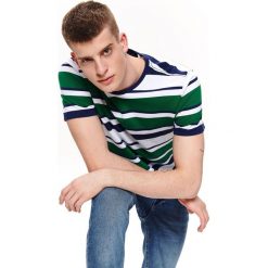 T-SHIRT W PASKI Z PIKI. Białe t-shirty męskie Top Secret, na lato, m, w paski, z dzianiny, z okrągłym kołnierzem, krótkie. W wyprzedaży za 29,99 zł.