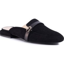 Klapki FURLA - 1927 1061429 S YC80 YJ0 Nero. Czarne klapki damskie Furla, z aplikacjami, ze skóry, bez obcasa, na obcasie. Za 989,00 zł.