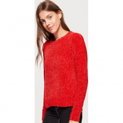 Szenilowy sweter - Czerwony. Czerwone swetry klasyczne damskie marki Cropp, l. Za 69,99 zł.