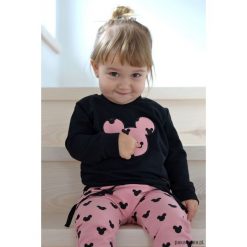 Czarna bluza Myszka Miki, Mickey Mouse. Czarne bluzy dziewczęce marki Pakamera, z aplikacjami. Za 85,00 zł.