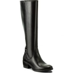 Kozaki TAMARIS - 1-25555-29 Black 001. Czarne kozaki damskie na obcasie Tamaris, z materiału. W wyprzedaży za 219,00 zł.