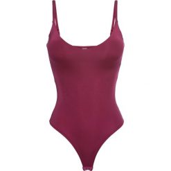Body ze stringami bonprix czerwony rododendron. Fioletowe body damskie bonprix, bez wzorów. Za 21,99 zł.