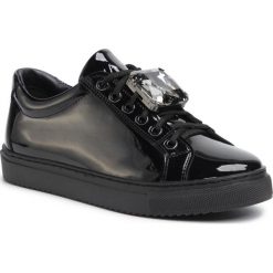 Sneakersy Eva Minge EM-08-07-000696. Szare półbuty damskie Eva Minge, bez wzorów, bez obcasa, bez zapięcia. W wyprzedaży za 279,00 zł.