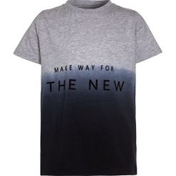 The New GALVIN Tshirt z nadrukiem light blue. Niebieskie t-shirty chłopięce marki The New, z nadrukiem, z bawełny. Za 129,00 zł.