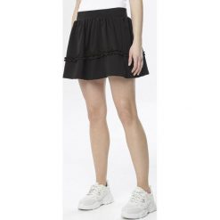 Czarna Spódnica Brinora. Czarne spódniczki damskie Born2be, s, bez wzorów, mini, rozkloszowane. Za 69,99 zł.