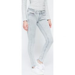 Hilfiger Denim - Jeansy Sophie. Szare jeansy damskie Hilfiger Denim, z obniżonym stanem. W wyprzedaży za 329,90 zł.