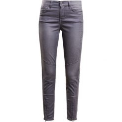 DRYKORN STRICT Jeansy Slim Fit grey. Szare rurki damskie DRYKORN. W wyprzedaży za 567,20 zł.