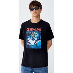 Koszulka Gremlins. Czarne koszulki męskie Pull&Bear, m, bez wzorów, bez kołnierzyka, z krótkim rękawem, krótkie. Za 69,90 zł.