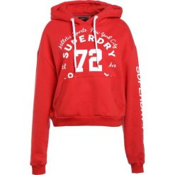 Bluzy damskie: Superdry OVERSIZE URBAN Bluza z kapturem sport code red