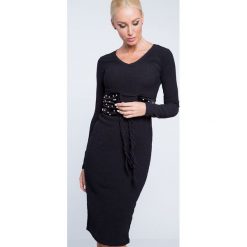 Sukienka z wiązaniem w talii czarna 15040. Czarne sukienki marki Fasardi, m. Za 49,00 zł.