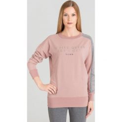 BLUZA DEHA. Różowe bluzy damskie Deha, s, z nadrukiem, z bawełny, bez rękawów, długie, bez kaptura. Za 219,50 zł.