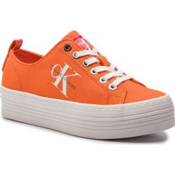 Tenisówki CALVIN KLEIN JEANS - Zolah R0673 Orangeade. Pomarańczowe półbuty damskie Calvin Klein Jeans, bez wzorów, z jeansu, bez zapięcia. W wyprzedaży za 259,00 zł.