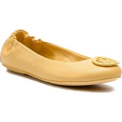 Baleriny TOMMY HILFIGER - Flexible Leather Ballerina FW0FW04073 Golden Haze 731. Żółte baleriny damskie TOMMY HILFIGER, bez wzorów, ze skóry, bez obcasa, bez zapięcia. Za 399,00 zł.